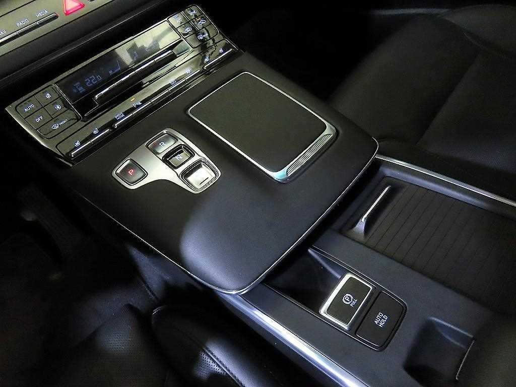 HYUNDAI Grandeur - Vista 12