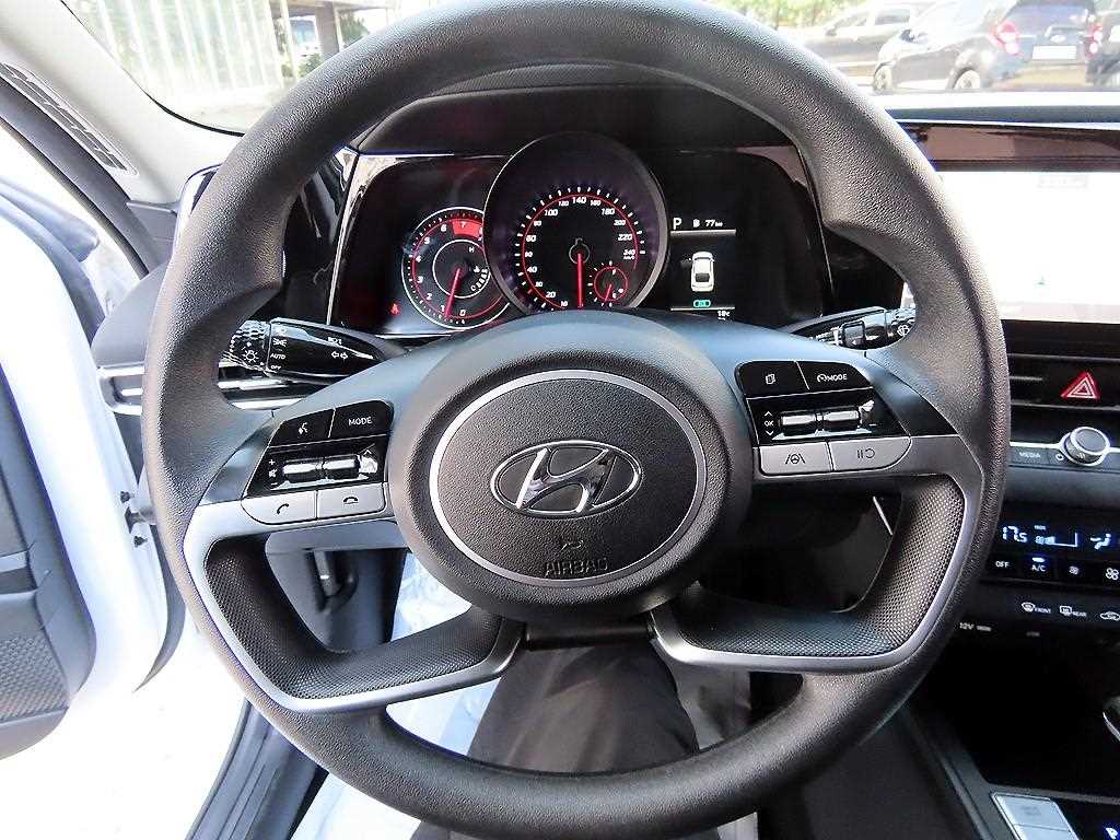 HYUNDAI Avante - Vista 8