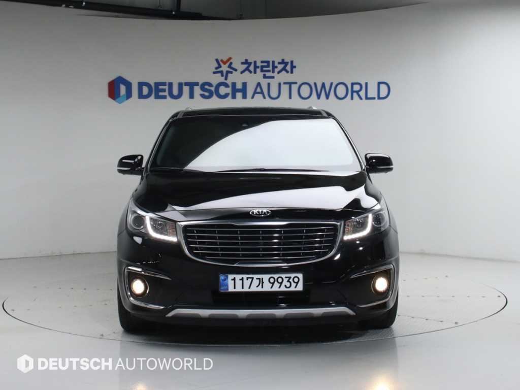 KIA Carnival - Vista 3