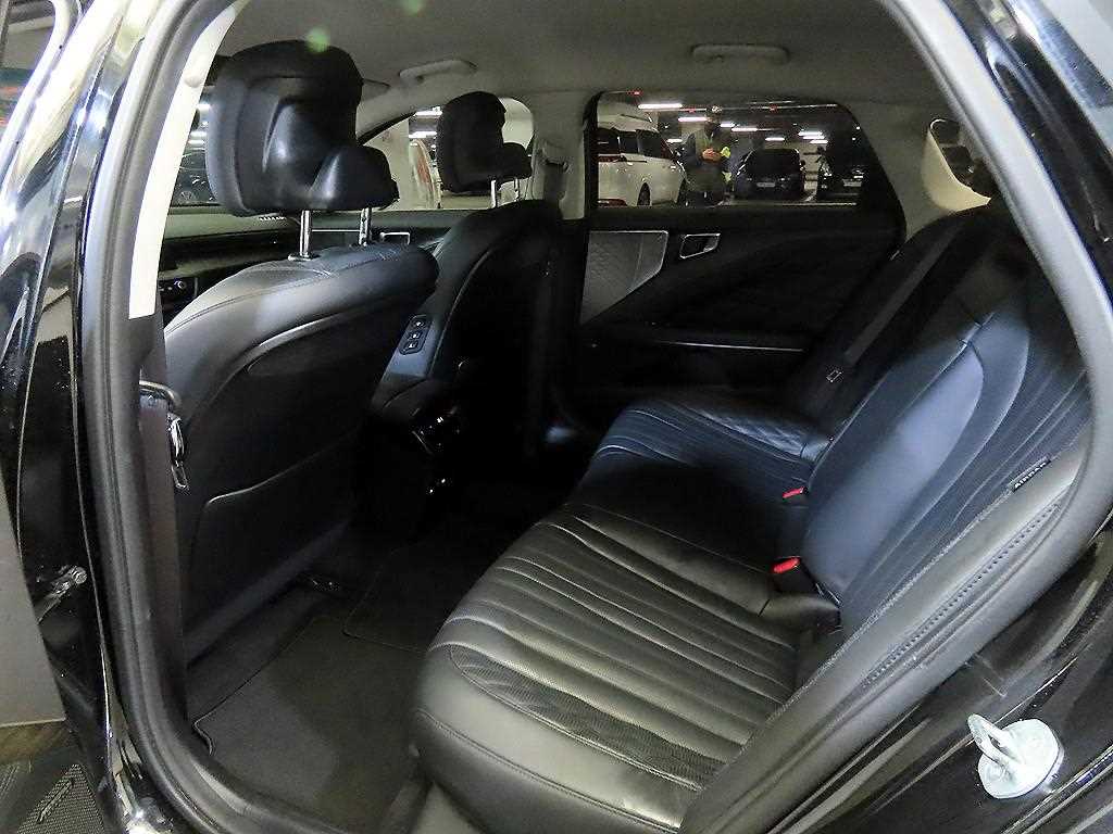 KIA K8 - Vista 7
