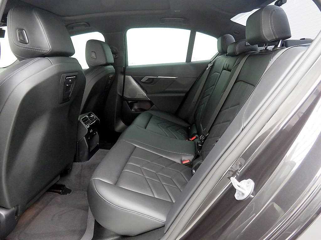 BMW 5 Series - Vista 7