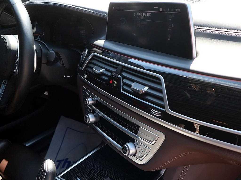 BMW 7 Series - Vista 11