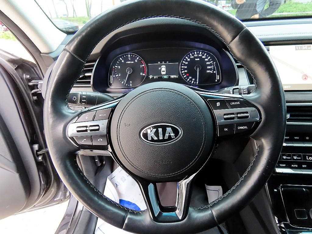 KIA K7 - Vista 8