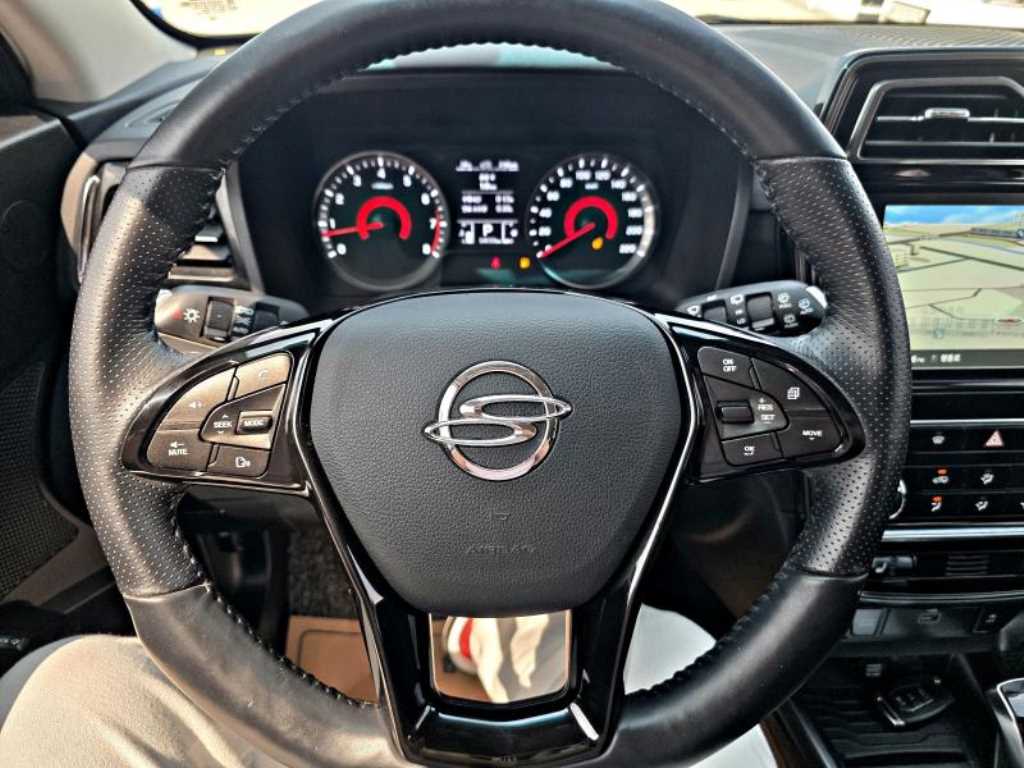 Ssangyong Tivoli 2022 Blanco - Importación desde Corea - HF Imports Iquique - Foto 13