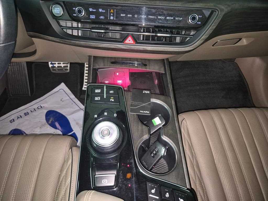 KIA K8 - Vista 9