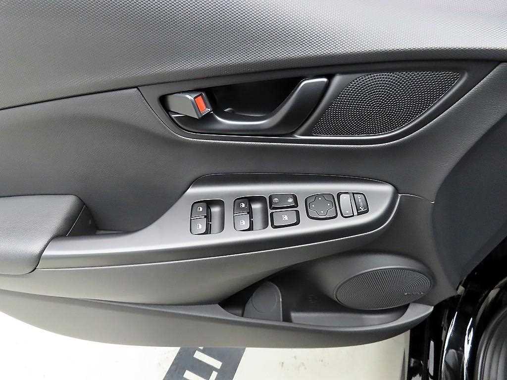 HYUNDAI Kona - Vista 11