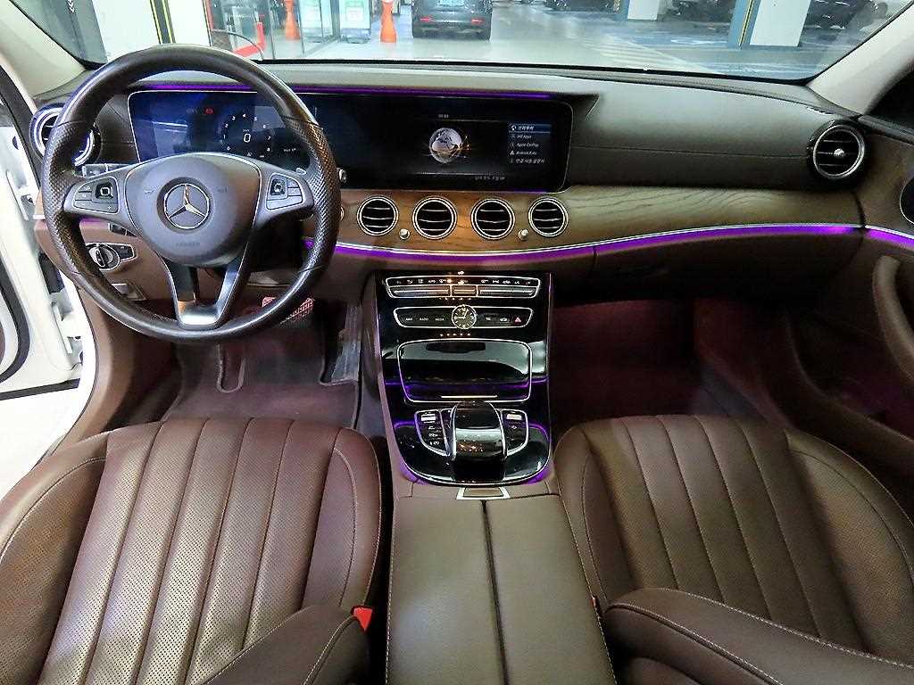 Mercedes Benz E class - Vista 10