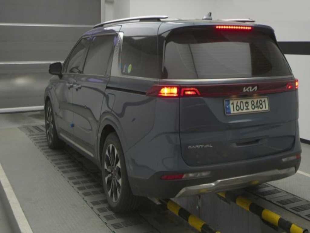 KIA Carnival - Vista 2