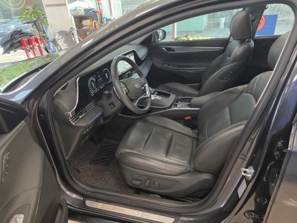 HYUNDAI Grandeur - Vista 6