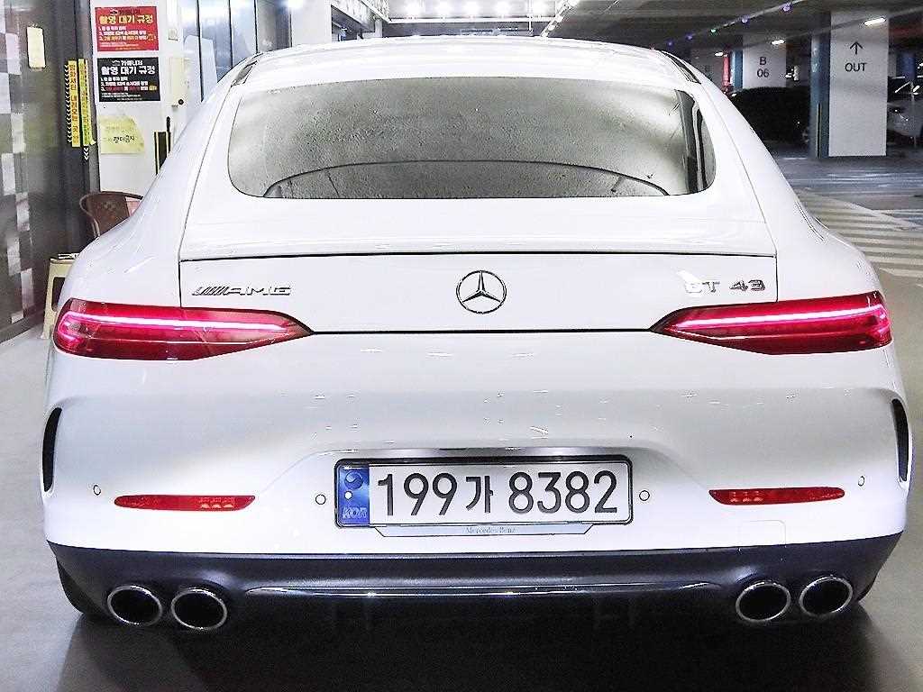 Mercedes Benz AMG GT - Vista 5