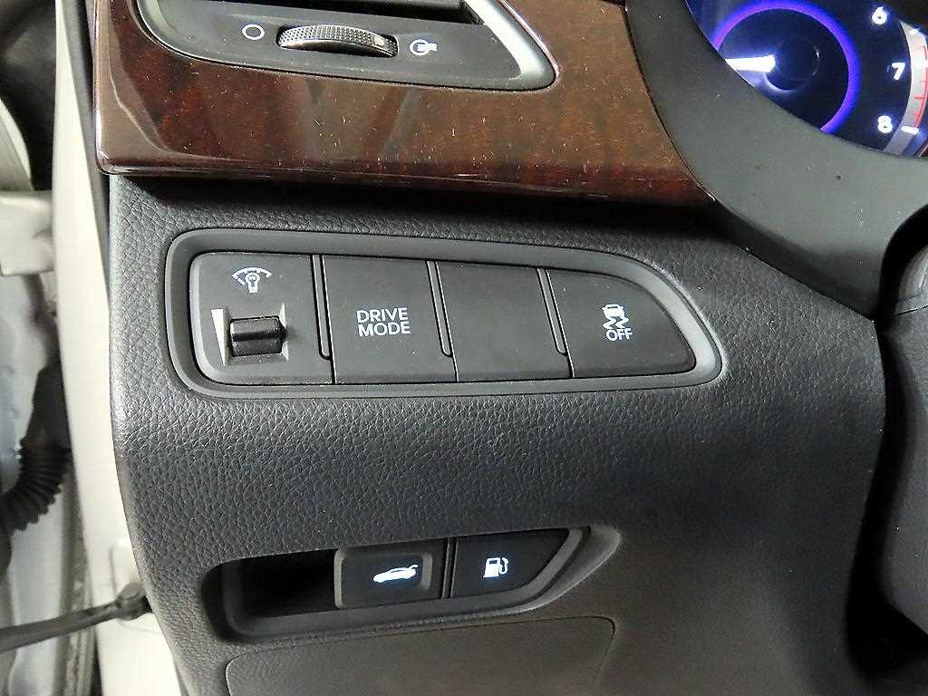 HYUNDAI Grandeur - Vista 12