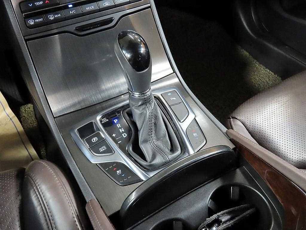 HYUNDAI Grandeur - Vista 10