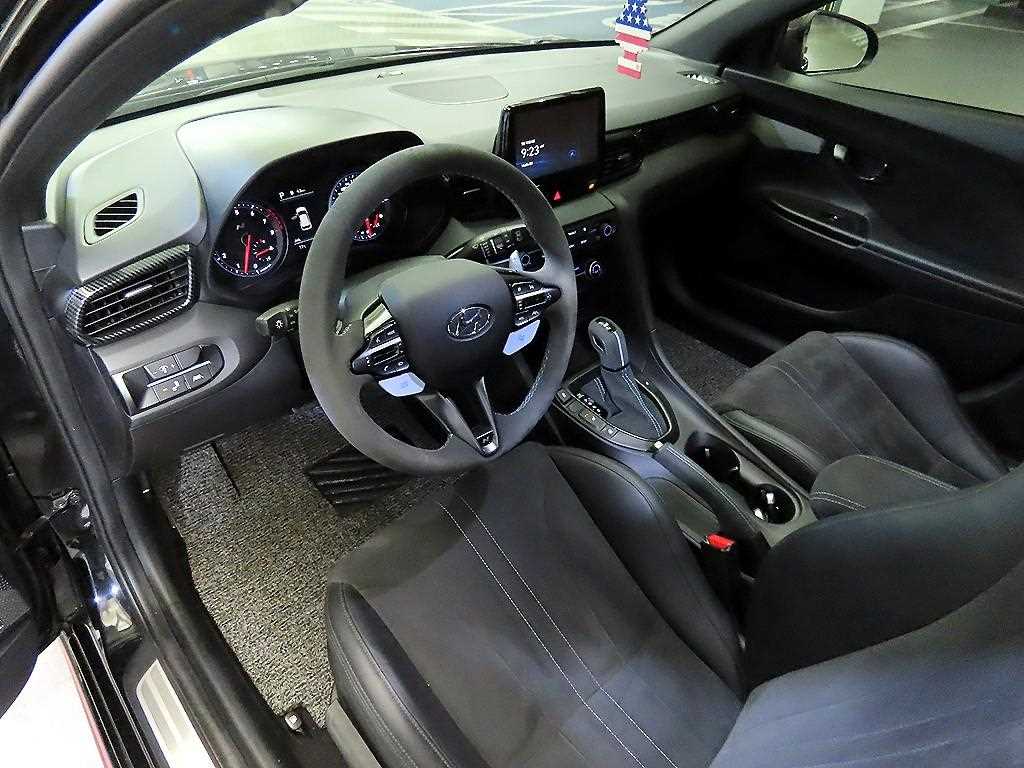 HYUNDAI Veloster - Vista 10