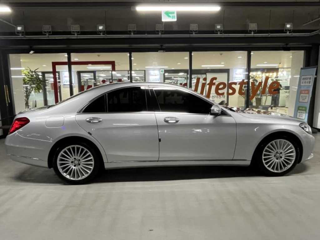 Mercedes Benz S Class - Vista 3