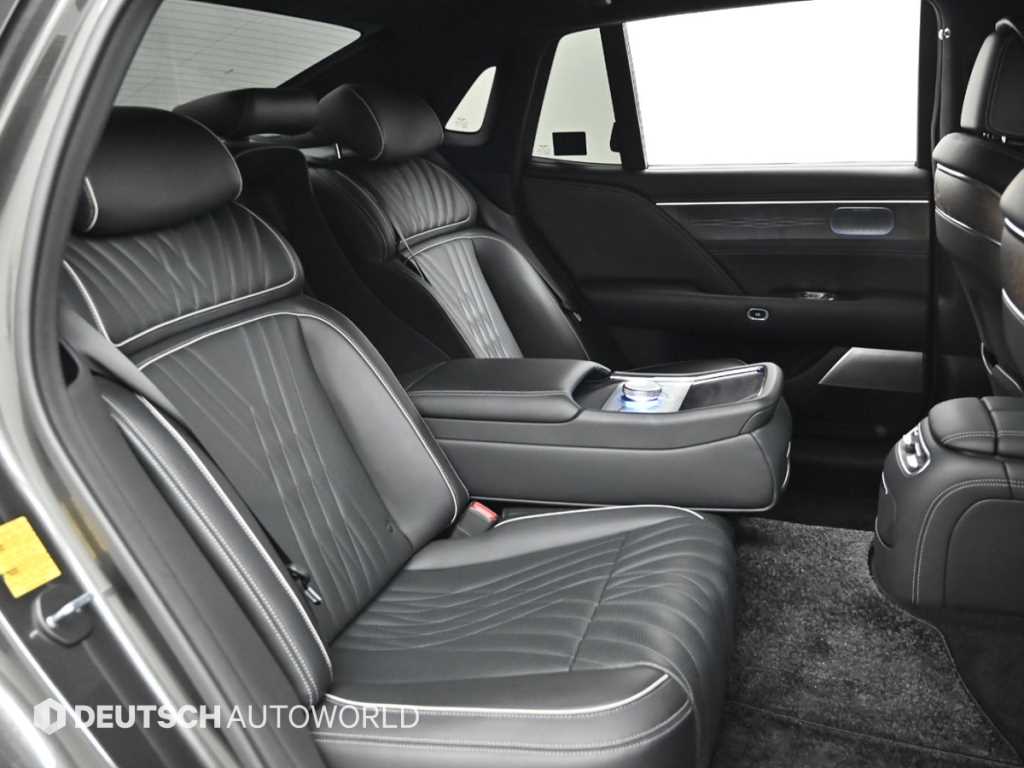 Genesis G90 - Vista 12