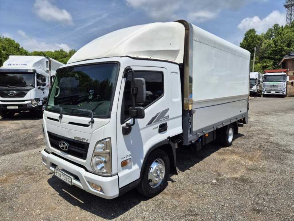 medium and large cargo truck - Vista 4