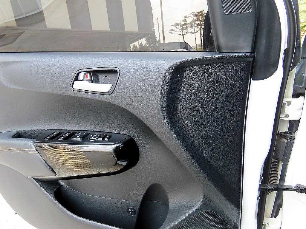 KIA Morning - Vista 11