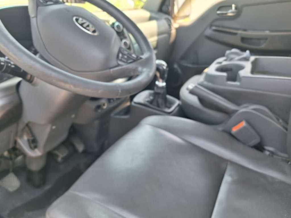 Small Truck Complaint (complaint vehicle) - Vista 8