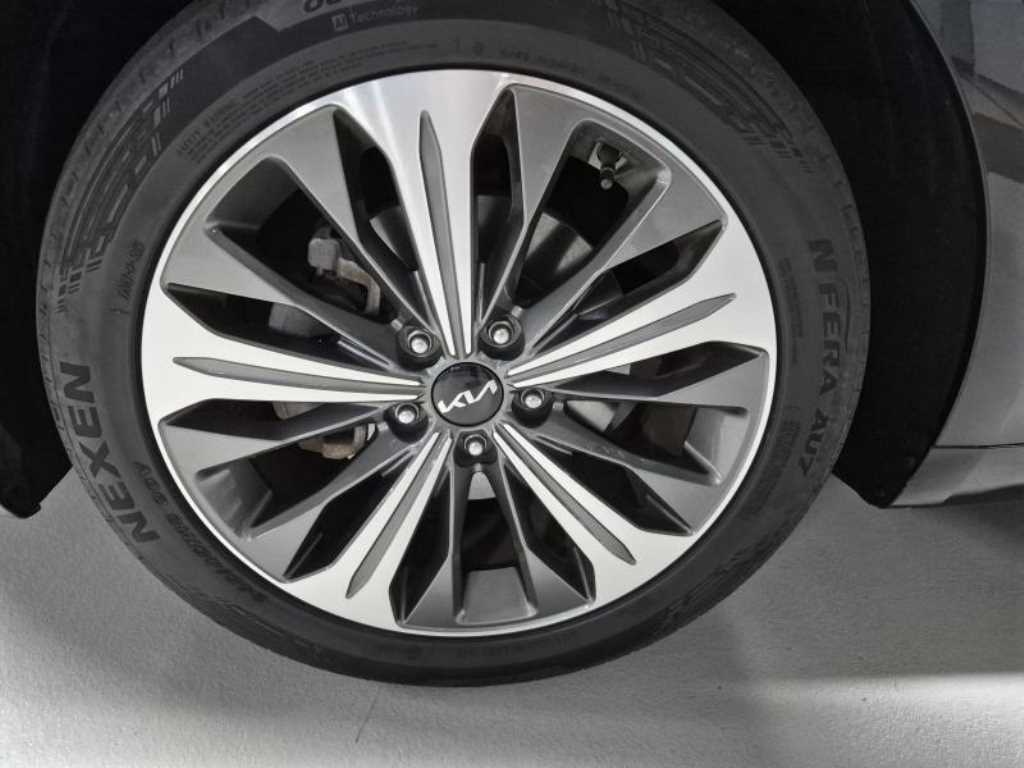KIA K8 - Vista 5