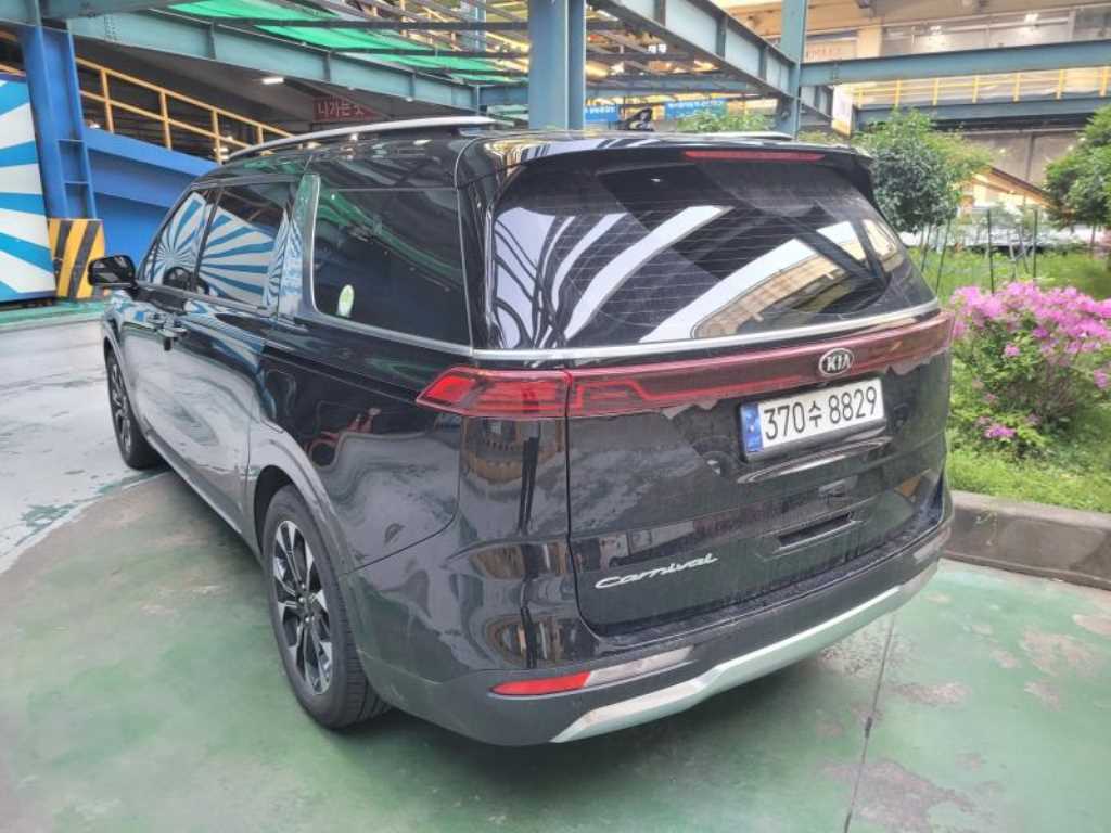 KIA Carnival - Vista 2