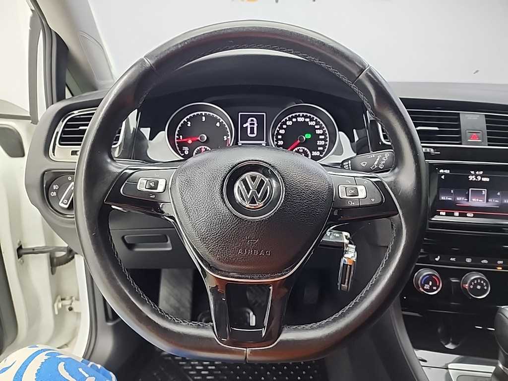 Volkswagen Golf - Vista 9