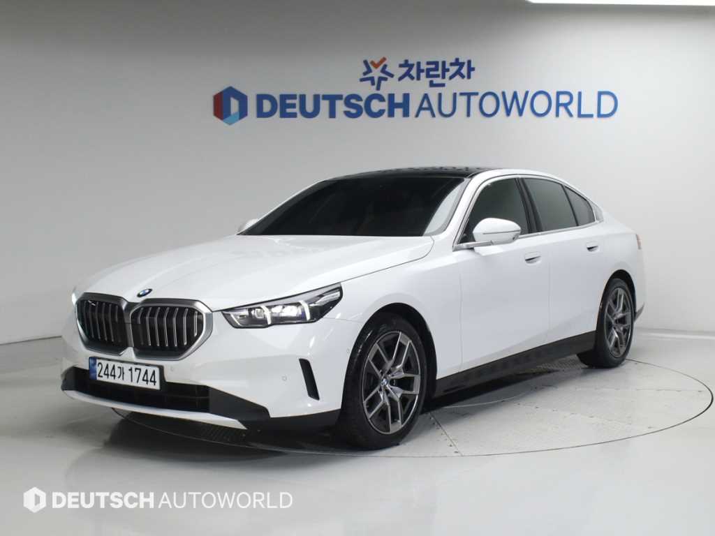 BMW 5 Series 2024 Blanco - Importación desde Corea - HF Imports Iquique - Foto 1