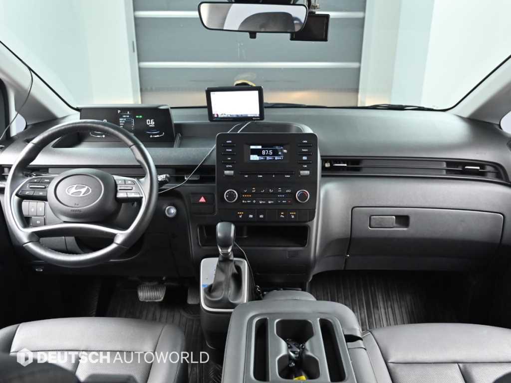 HYUNDAI Staria - Vista 7