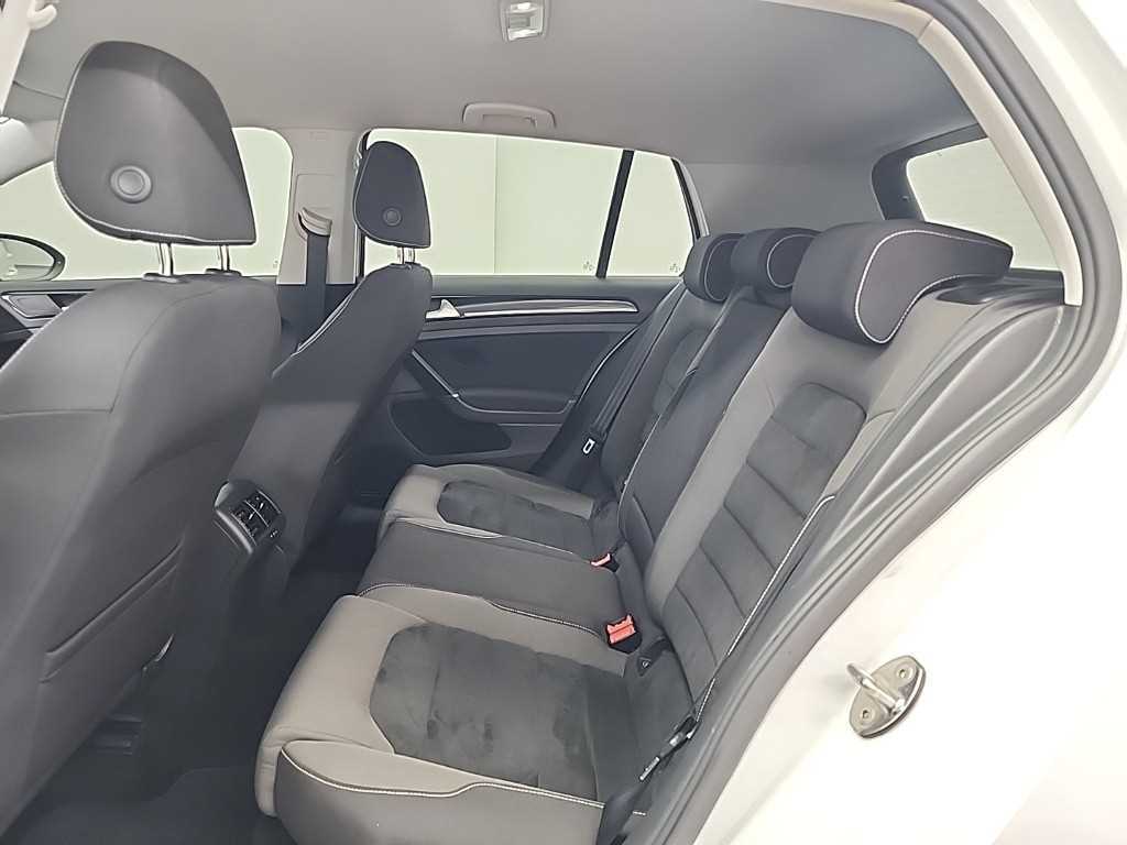 Volkswagen Golf - Vista 12