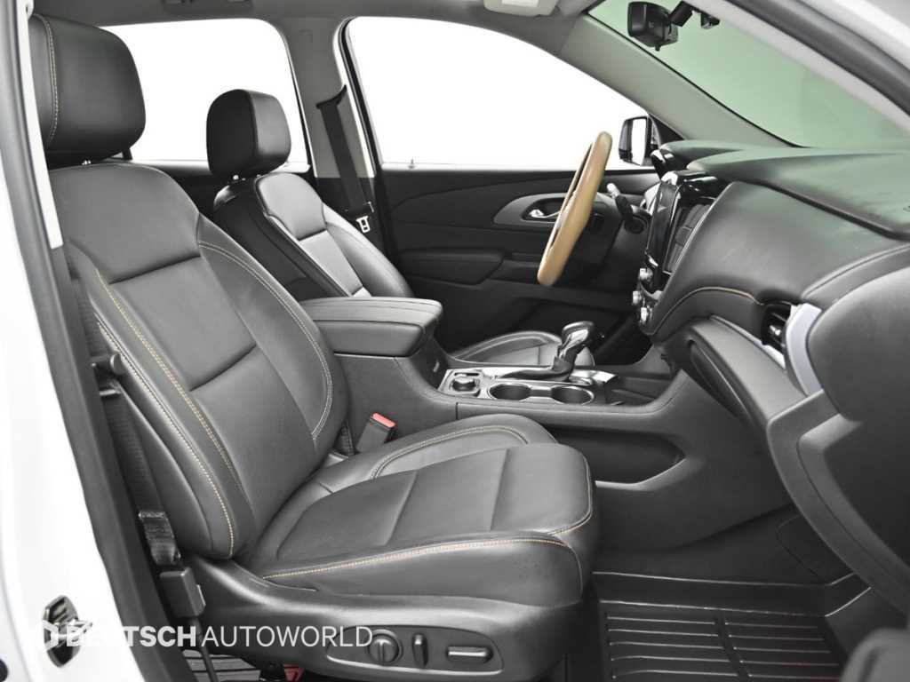 Chevrolet Travers - Vista 10