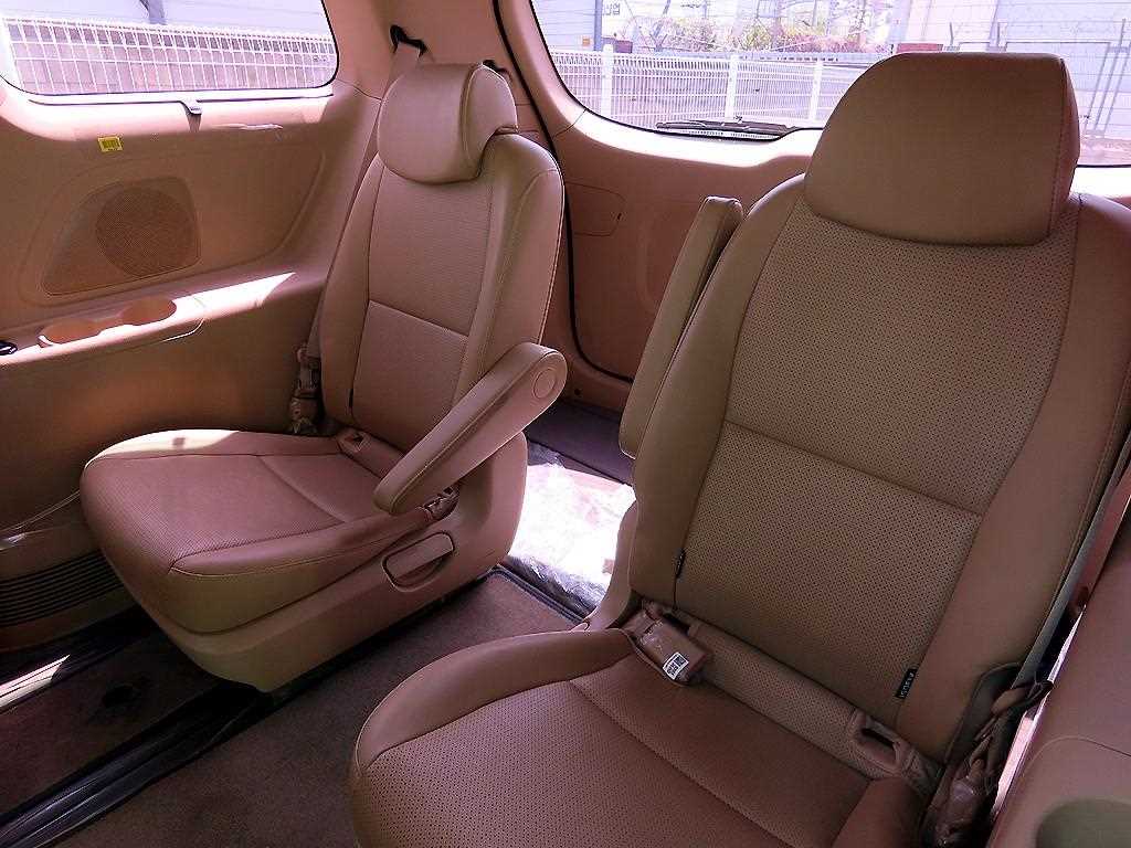 KIA Carnival - Vista 7