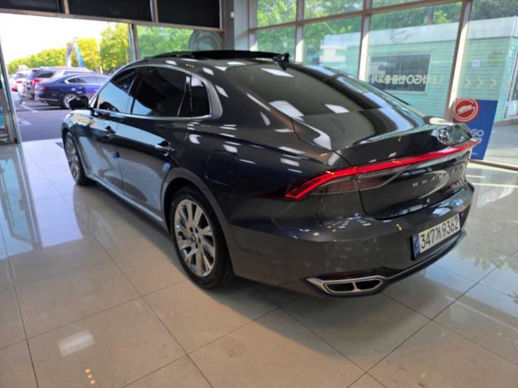 HYUNDAI Grandeur - Vista 2