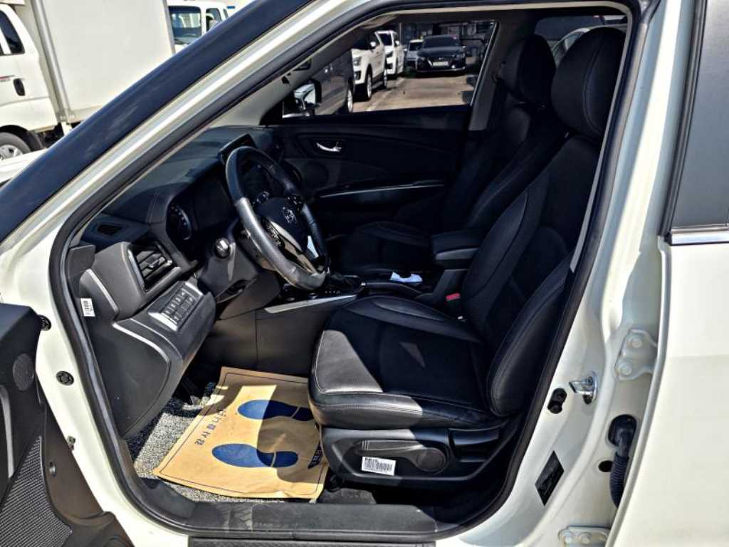 Ssangyong Tivoli - Vista 7