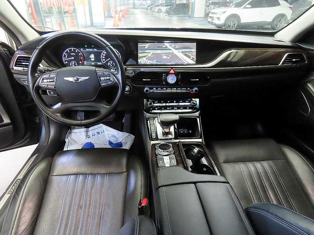 Genesis EQ900 - Vista 10