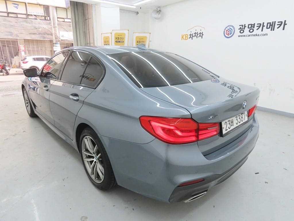 BMW 5 Series - Vista 4