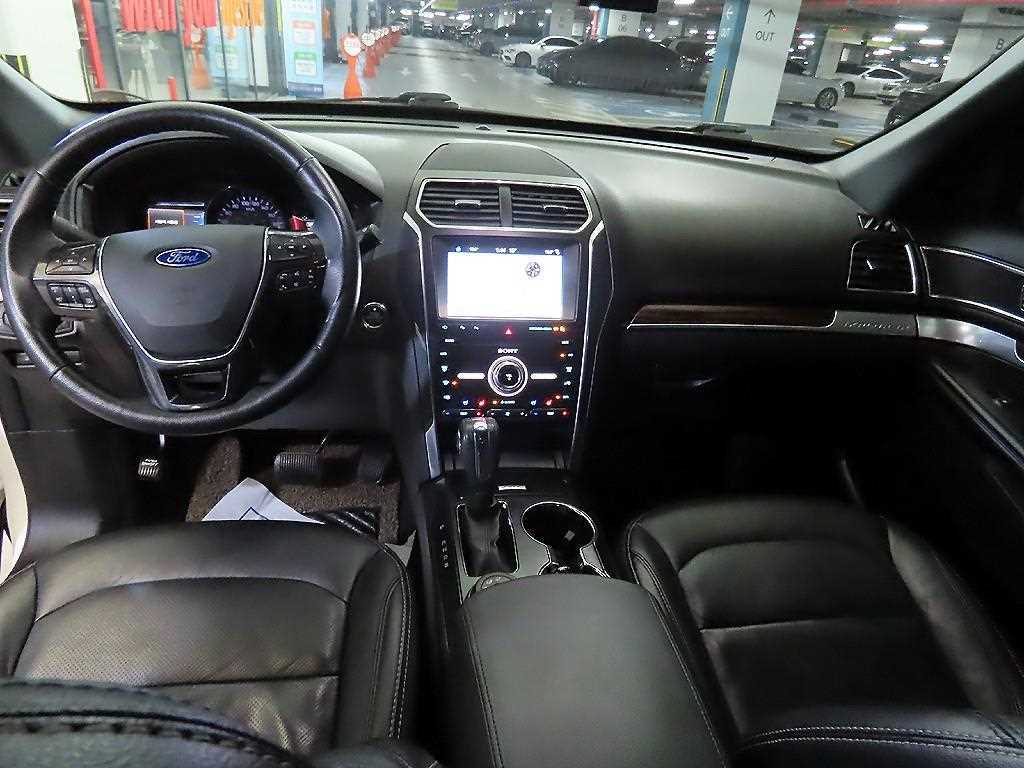 Ford Explorer - Vista 10