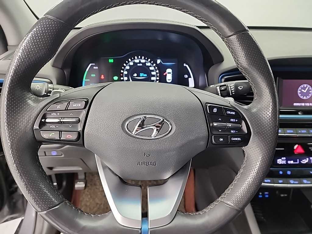 HYUNDAI Ioniq - Vista 9
