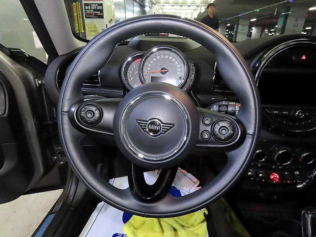 Mini Clubman - Vista 8