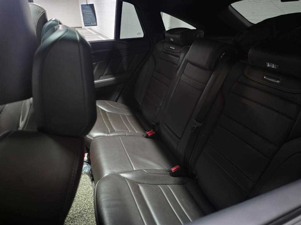Mercedes Benz GLE Class - Vista 6