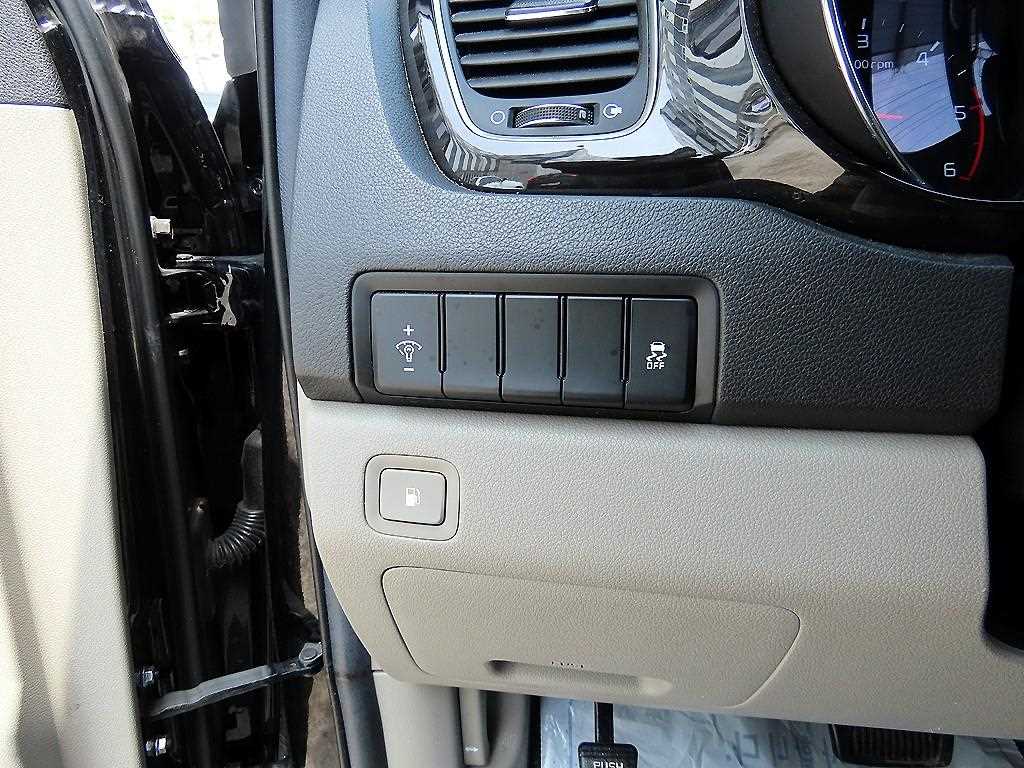 KIA Carnival 2019 Negro - Importación desde Corea - HF Imports Iquique - Foto 13