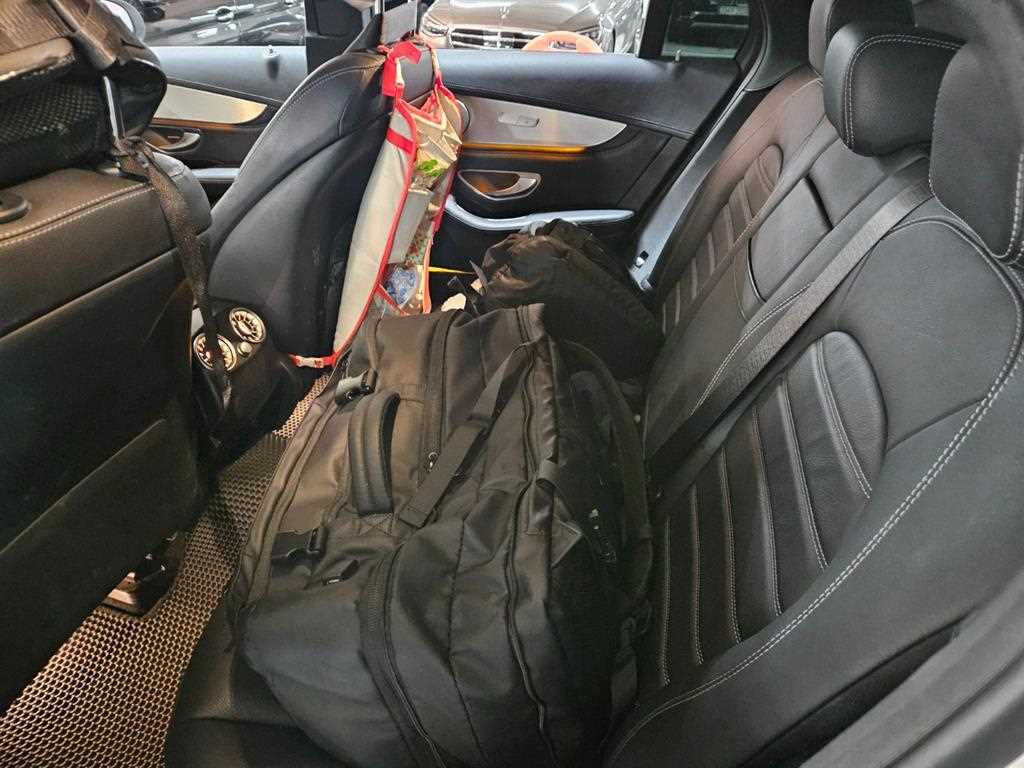 Mercedes Benz GLC Class - Vista 7