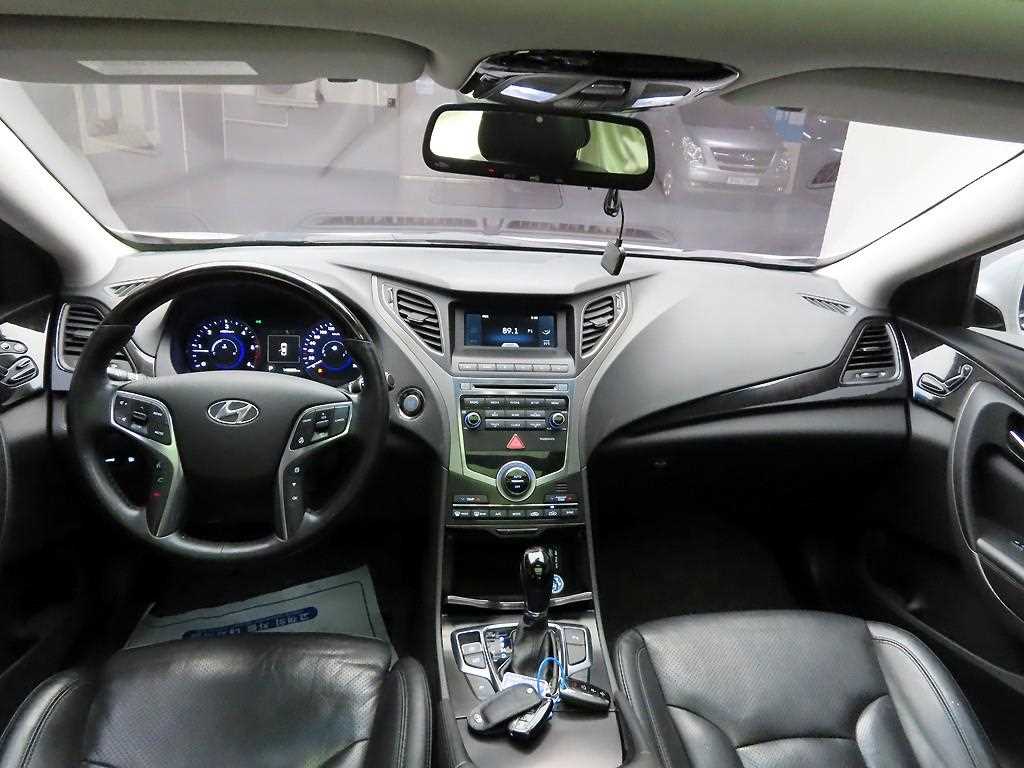 HYUNDAI Grandeur - Vista 7