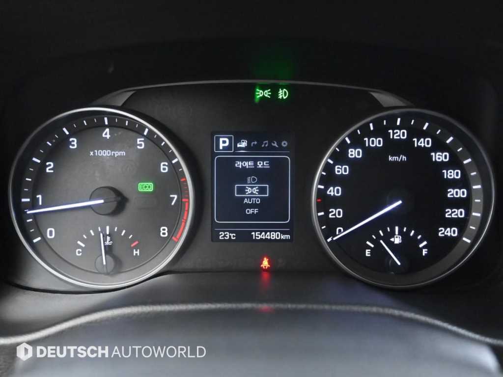 HYUNDAI Avante - Vista 8