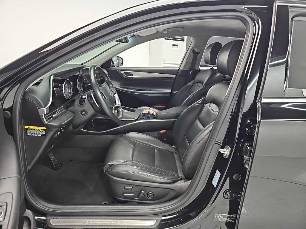 HYUNDAI Grandeur - Vista 11