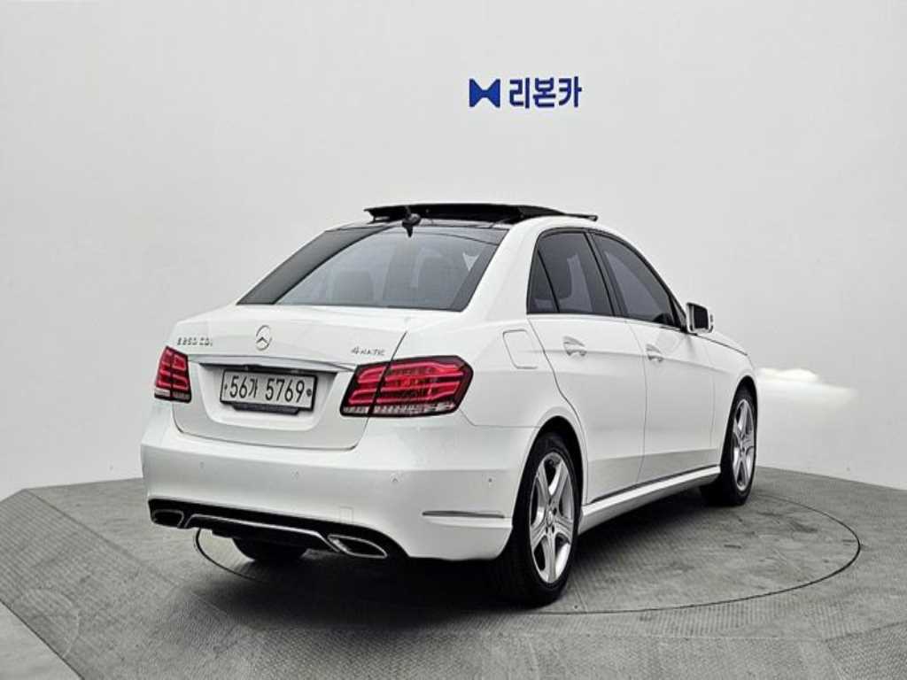 Mercedes Benz E class - Vista 3