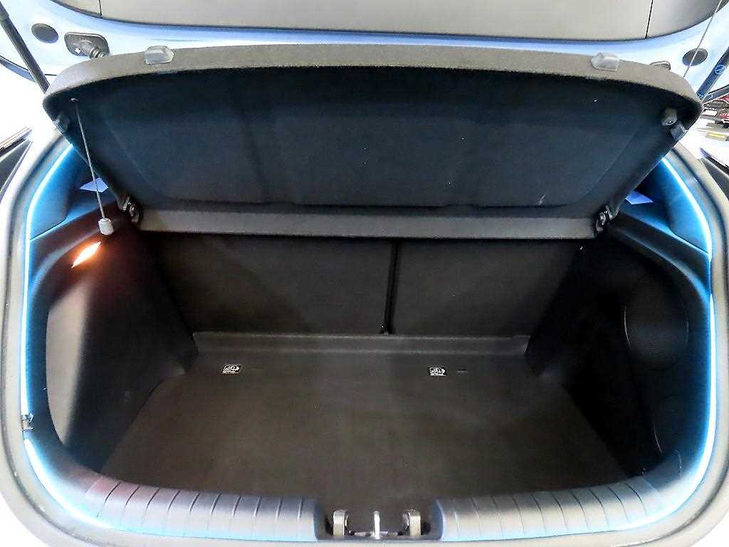 HYUNDAI Veloster 2021 skyblue - Importación desde Corea - HF Imports Iquique - Foto 18