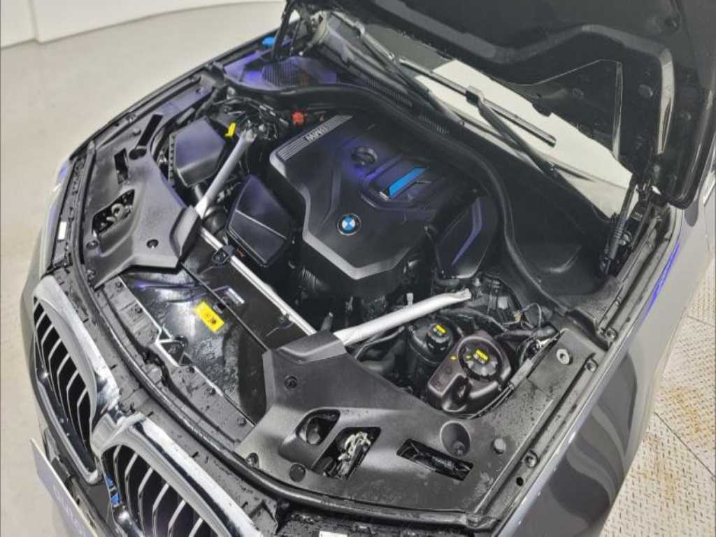 BMW 5 Series - Vista 8