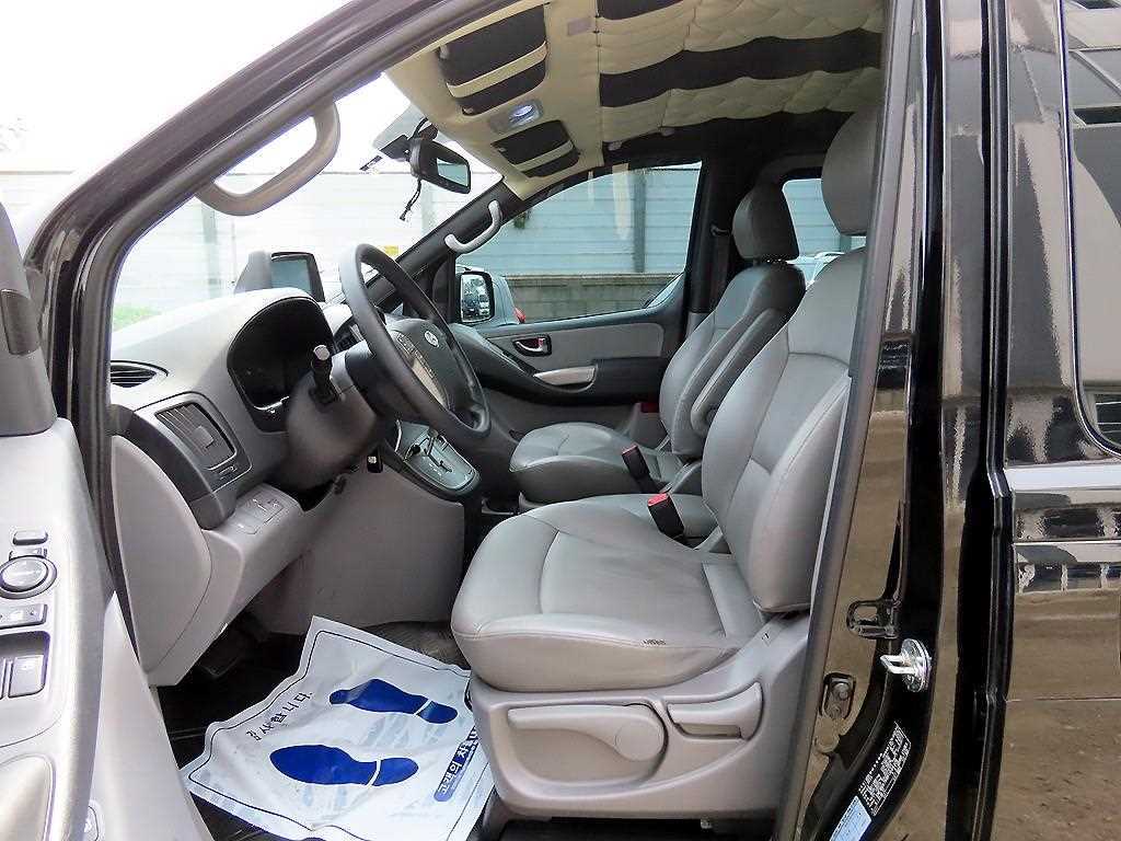 HYUNDAI Starex - Vista 5