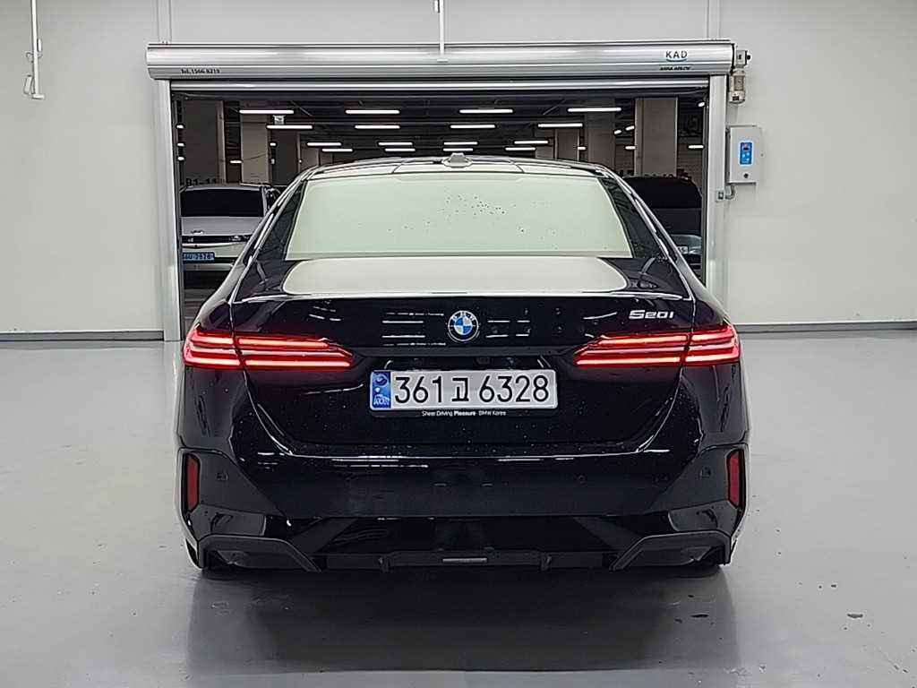 BMW 5 Series - Vista 3