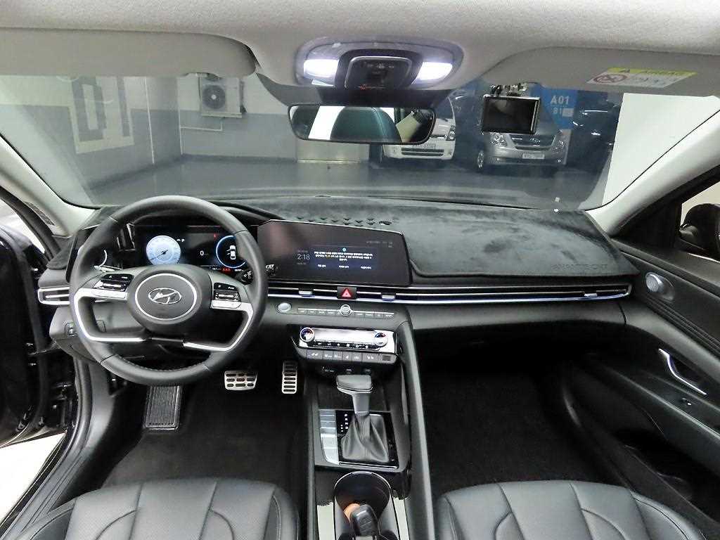 HYUNDAI Avante - Vista 7
