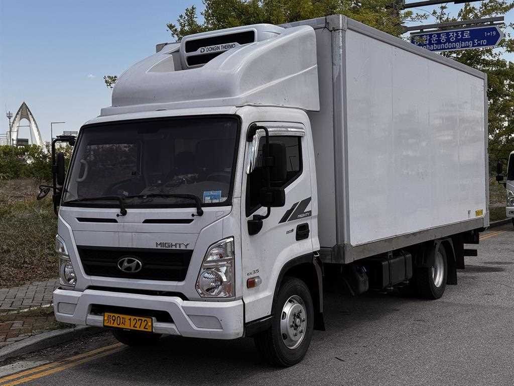 medium and large cargo truck 2015 Blanco - Importación desde Corea - HF Imports Iquique - Foto 1